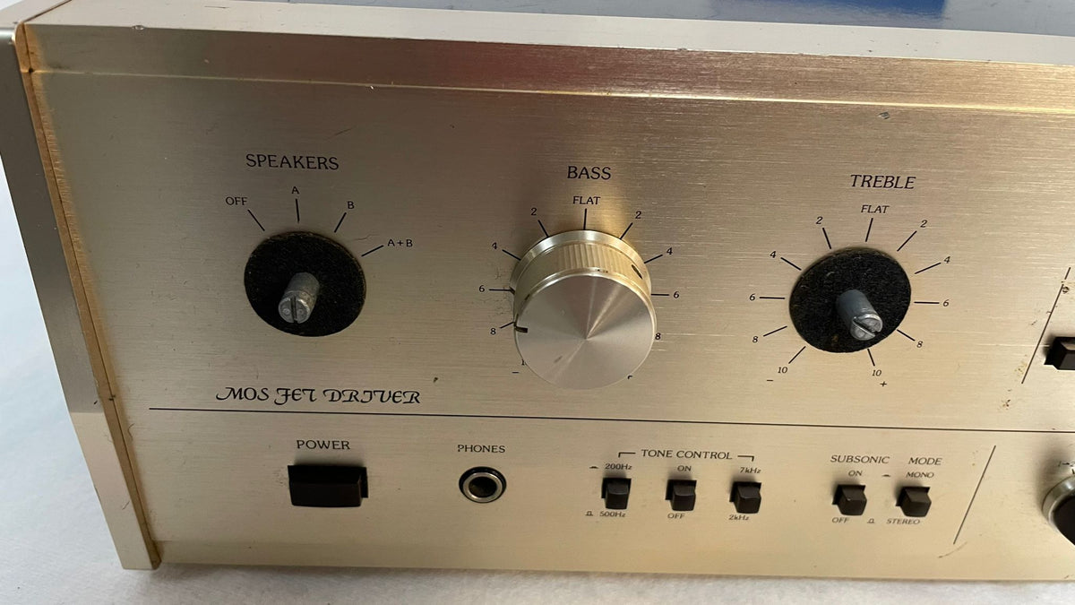 Accuphase E-205