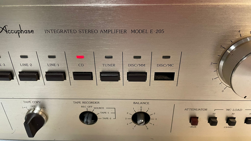 Accuphase E-205