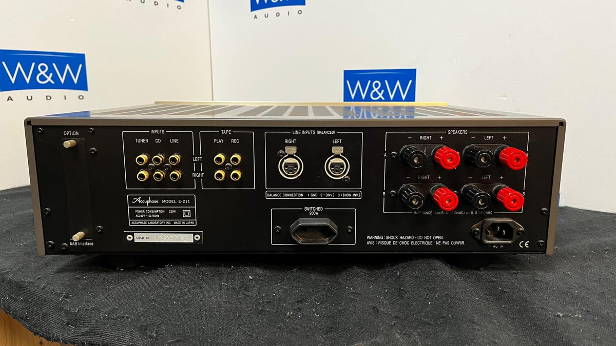 Accuphase E-211