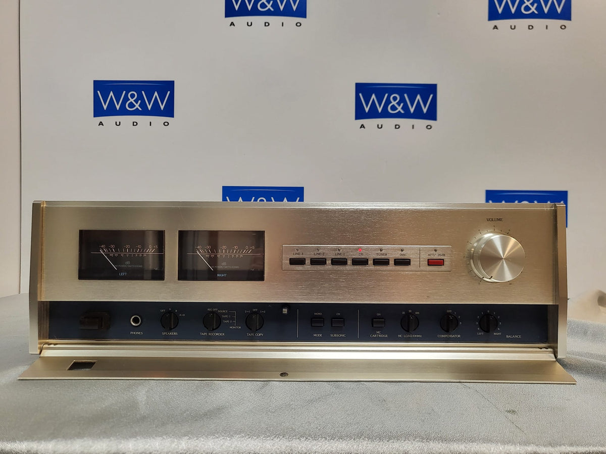 Accuphase E-302