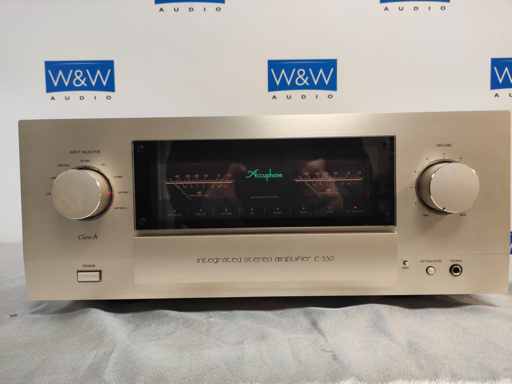 Accuphase E-550