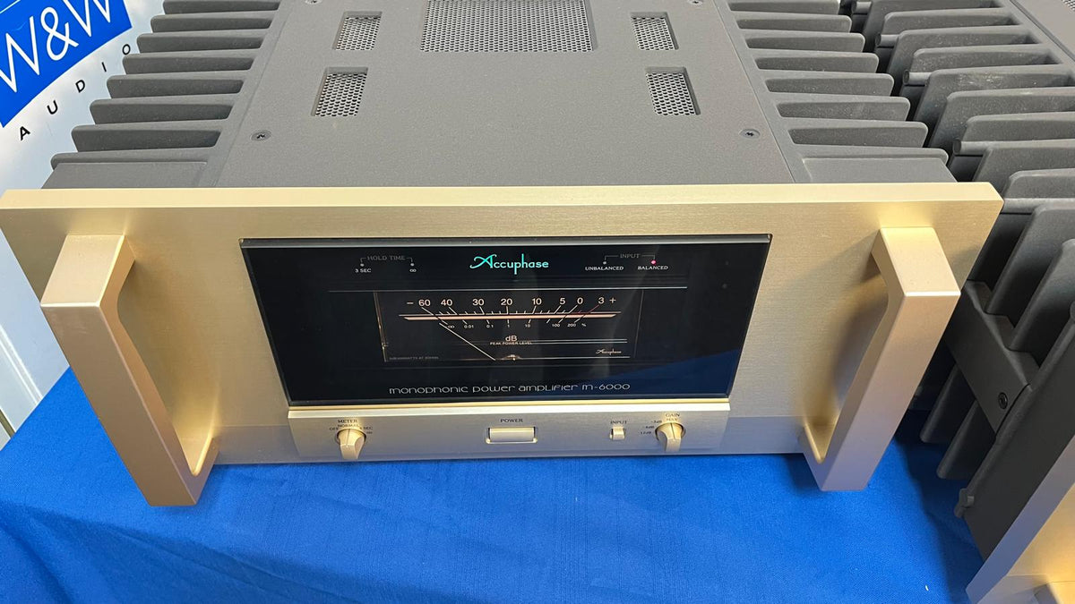 Accuphase M-6000