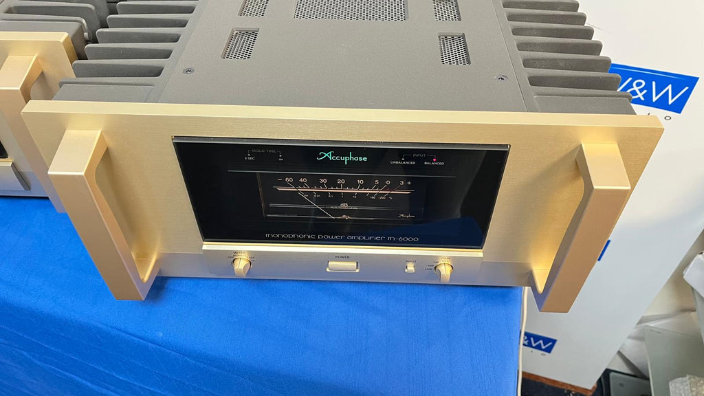 Accuphase M-6000