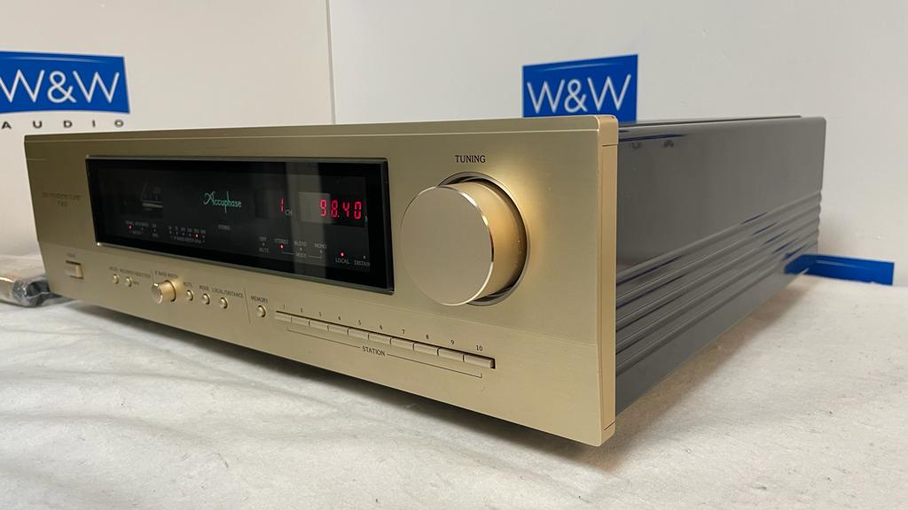 Accuphase T-1100