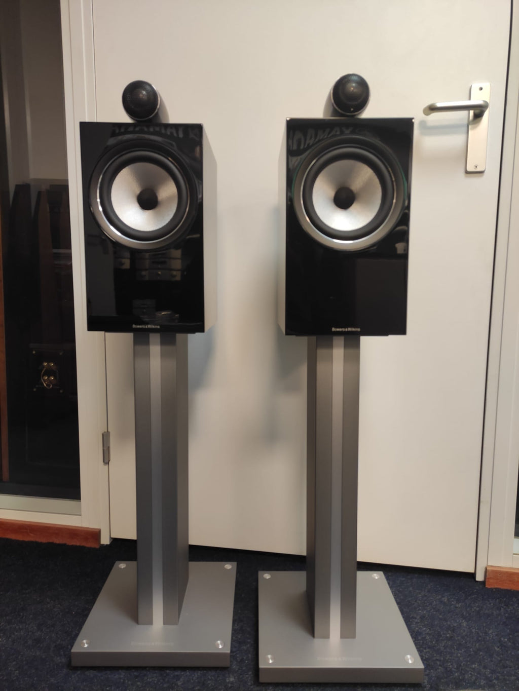 Bowers and Wilkins 705 S2