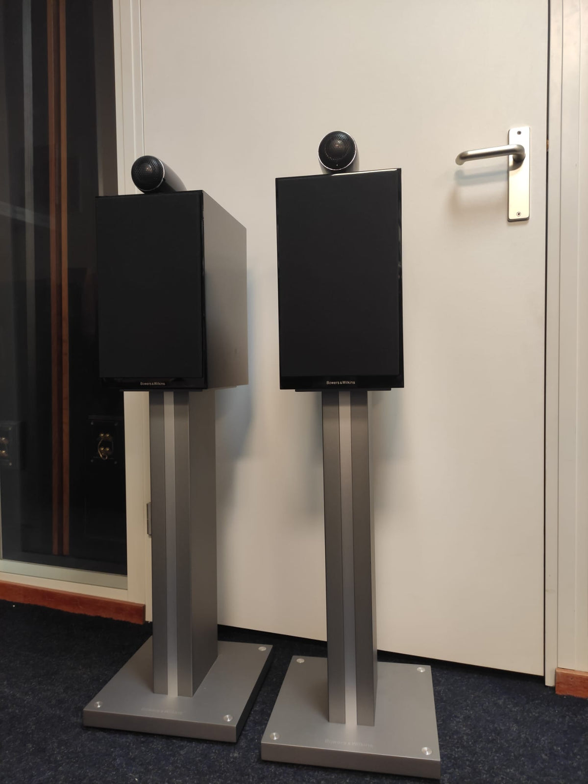 Bowers and Wilkins 705 S2