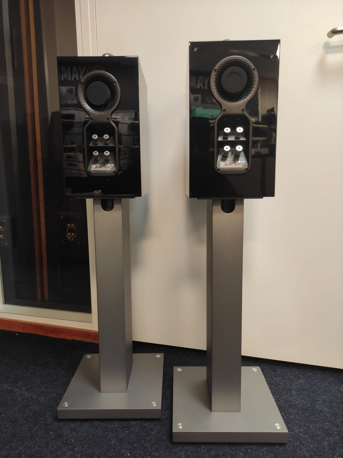 Bowers and Wilkins 705 S2