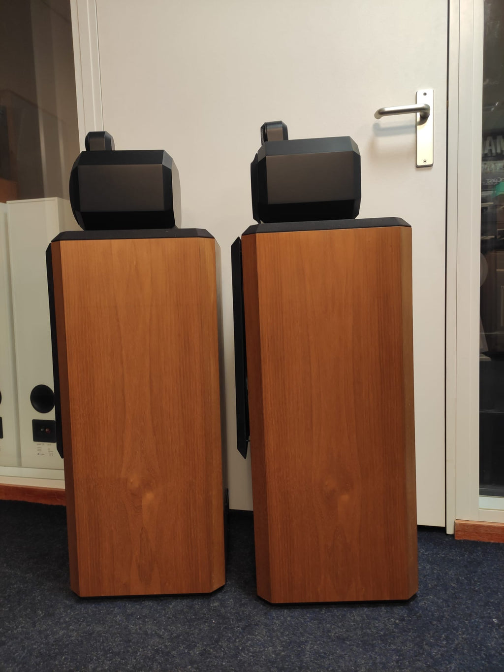 Bowers and Wilkins 802 S3