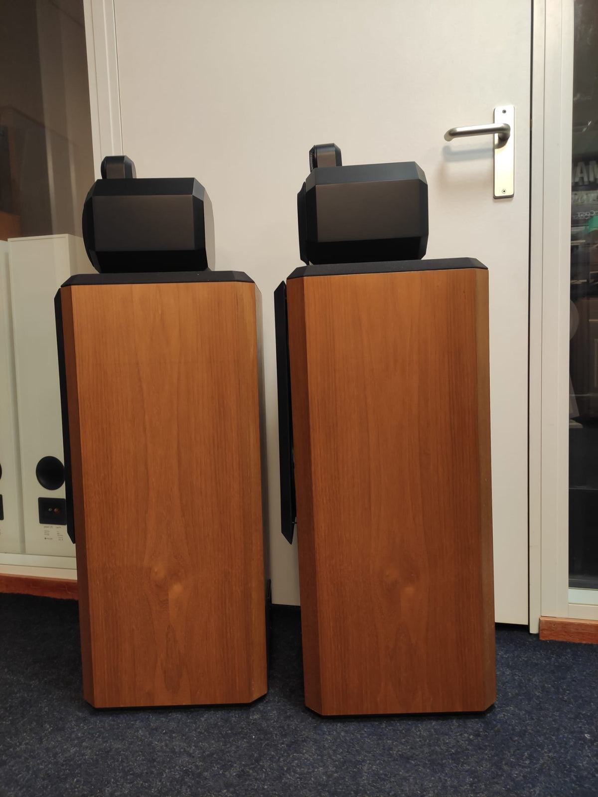 Bowers and Wilkins 802 S3