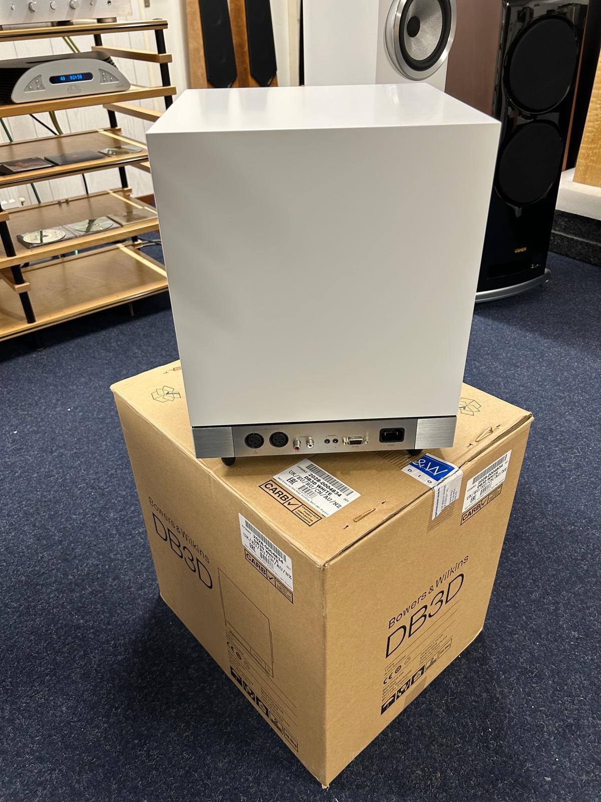 Bowers And Wilkins 805 D3 and DB3D Subwoofer