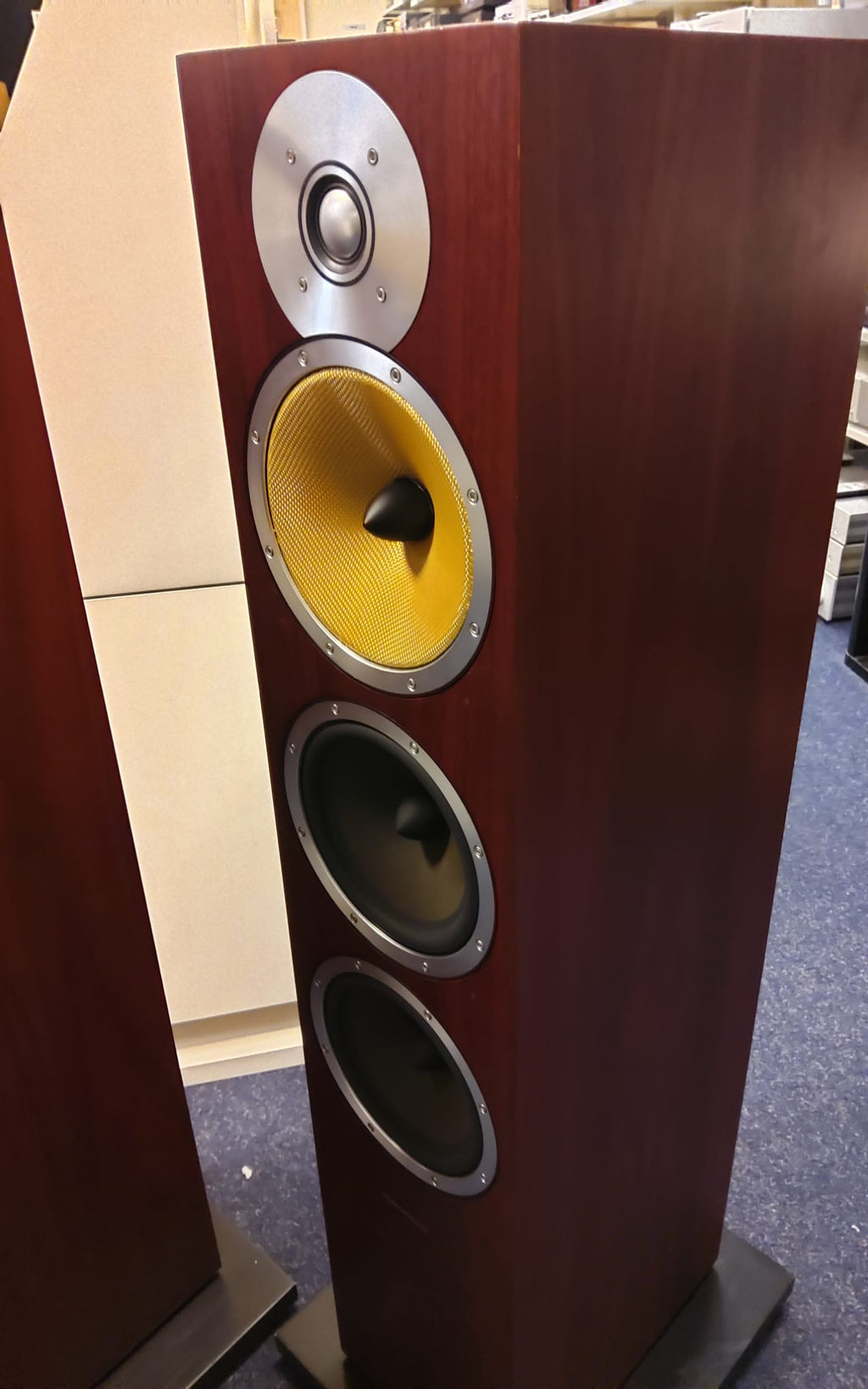 Bowers And Wilkins CM9