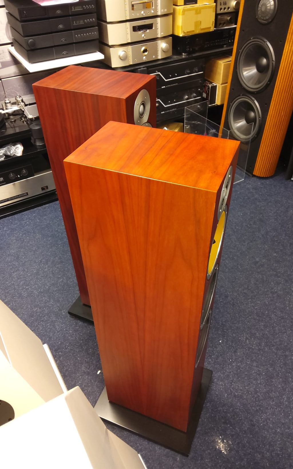 Bowers And Wilkins CM9