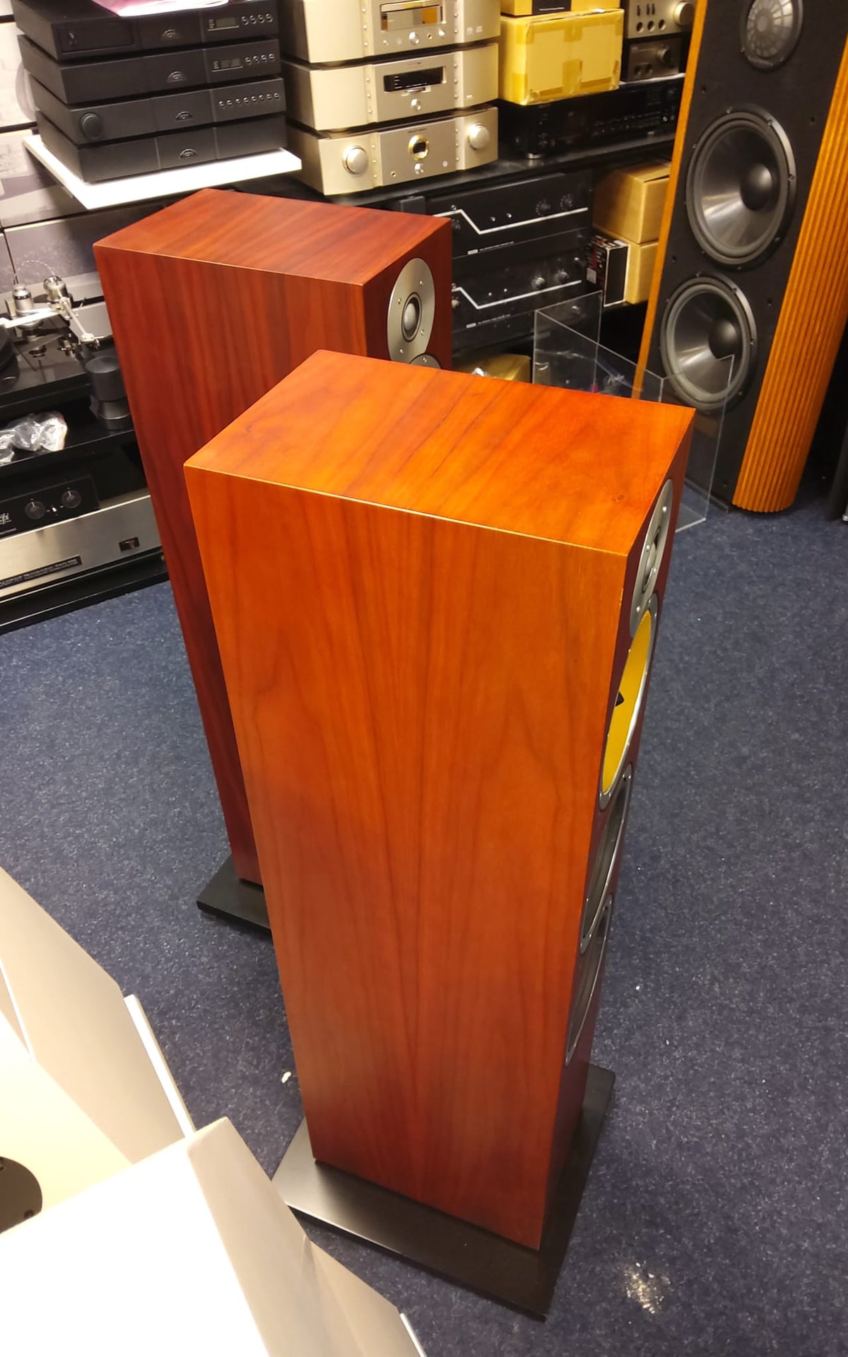 Bowers And Wilkins CM9