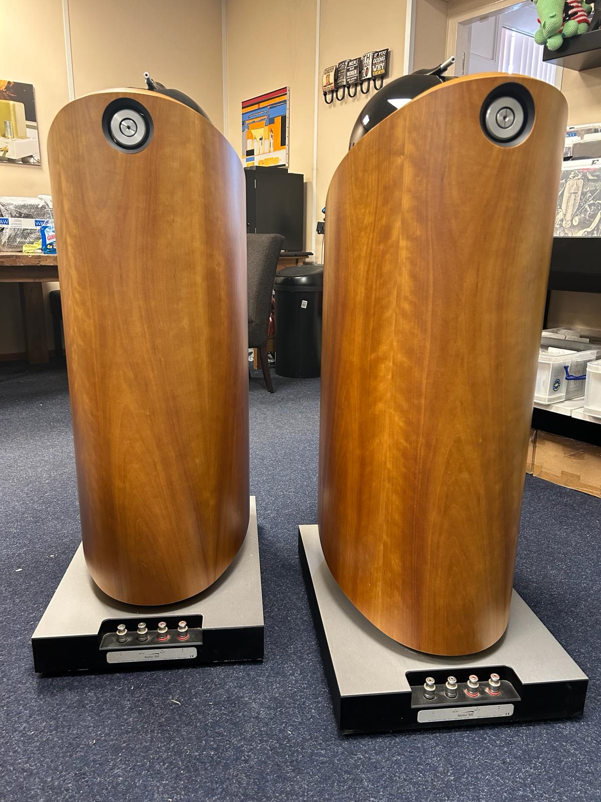 Bowers And Wilkins Nautilus 800