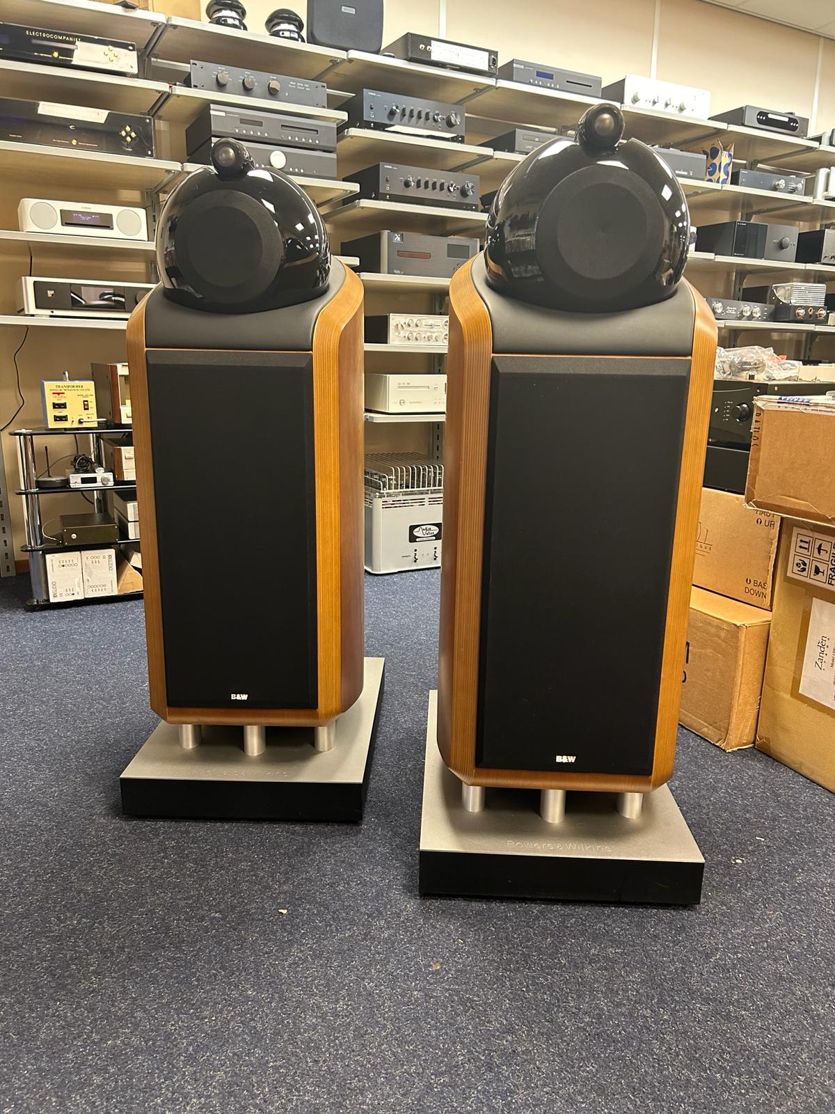 Bowers And Wilkins Nautilus 800