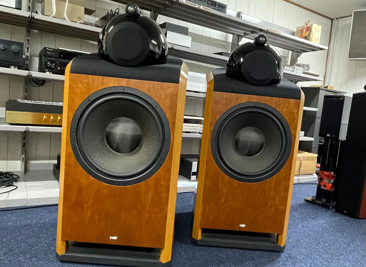 Bowers and Wilkins Nautilus 801
