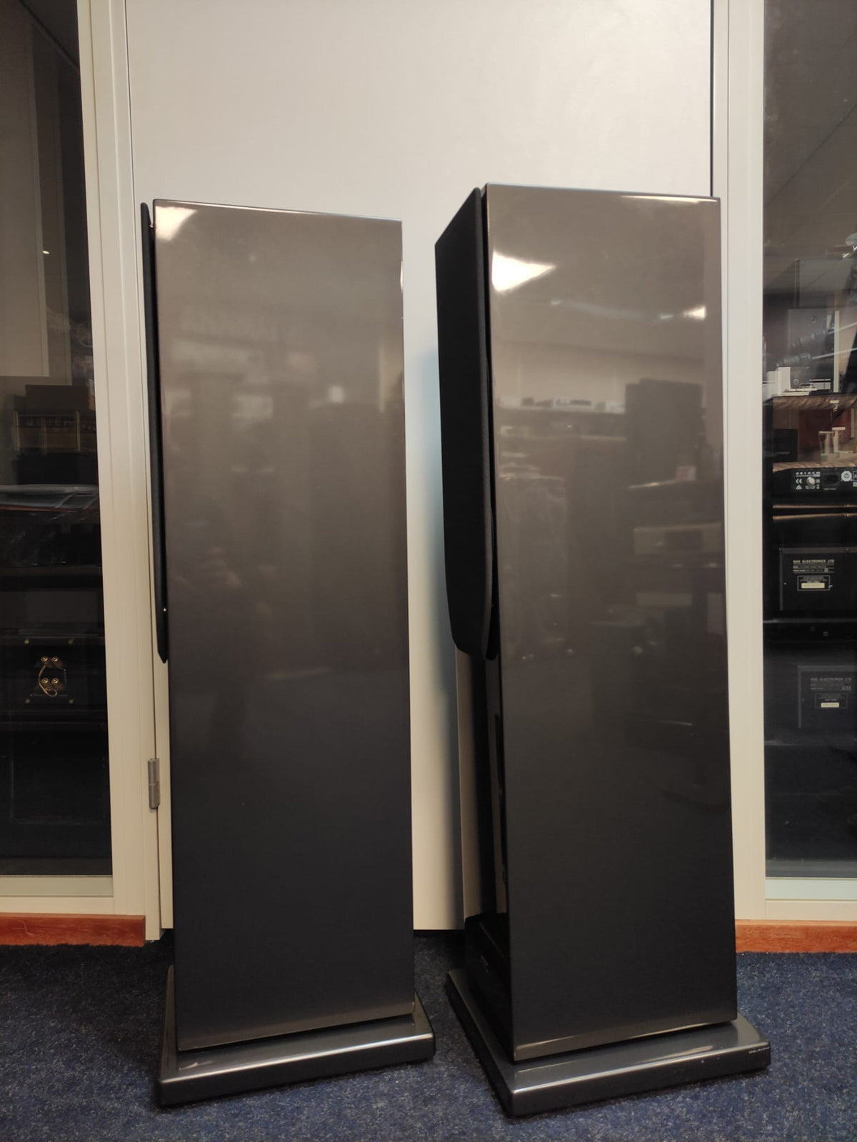 Elac FS 210 CE (Crystal Edition)