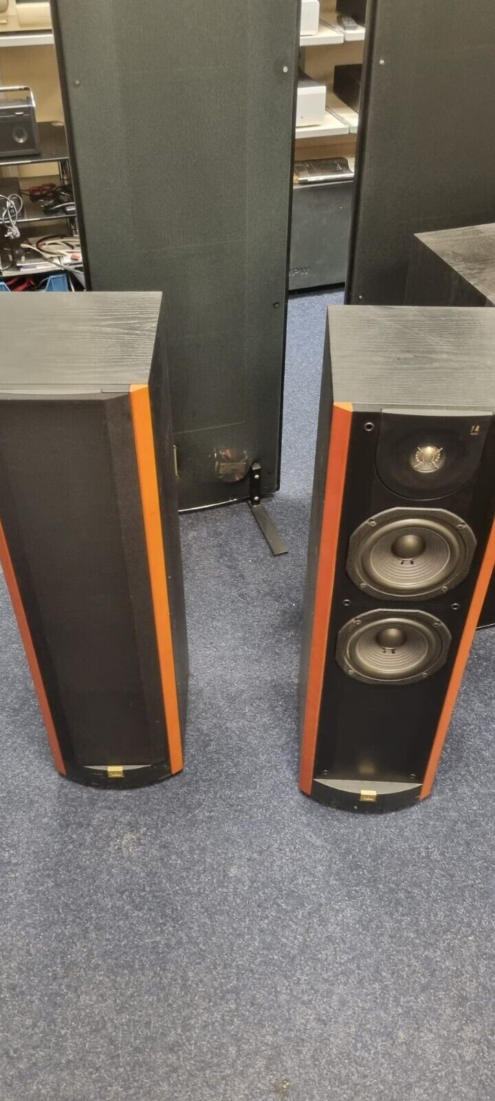 JBL L60