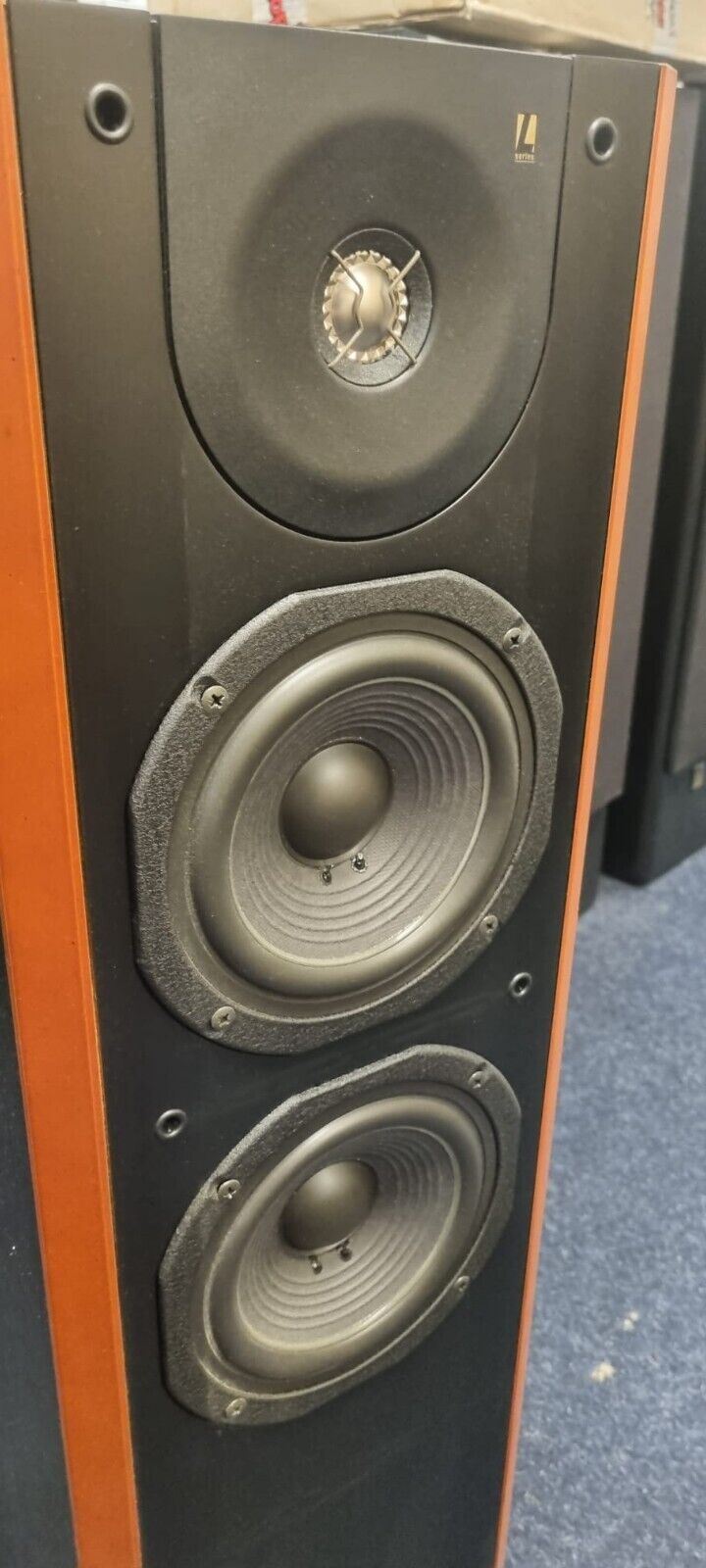 JBL L60