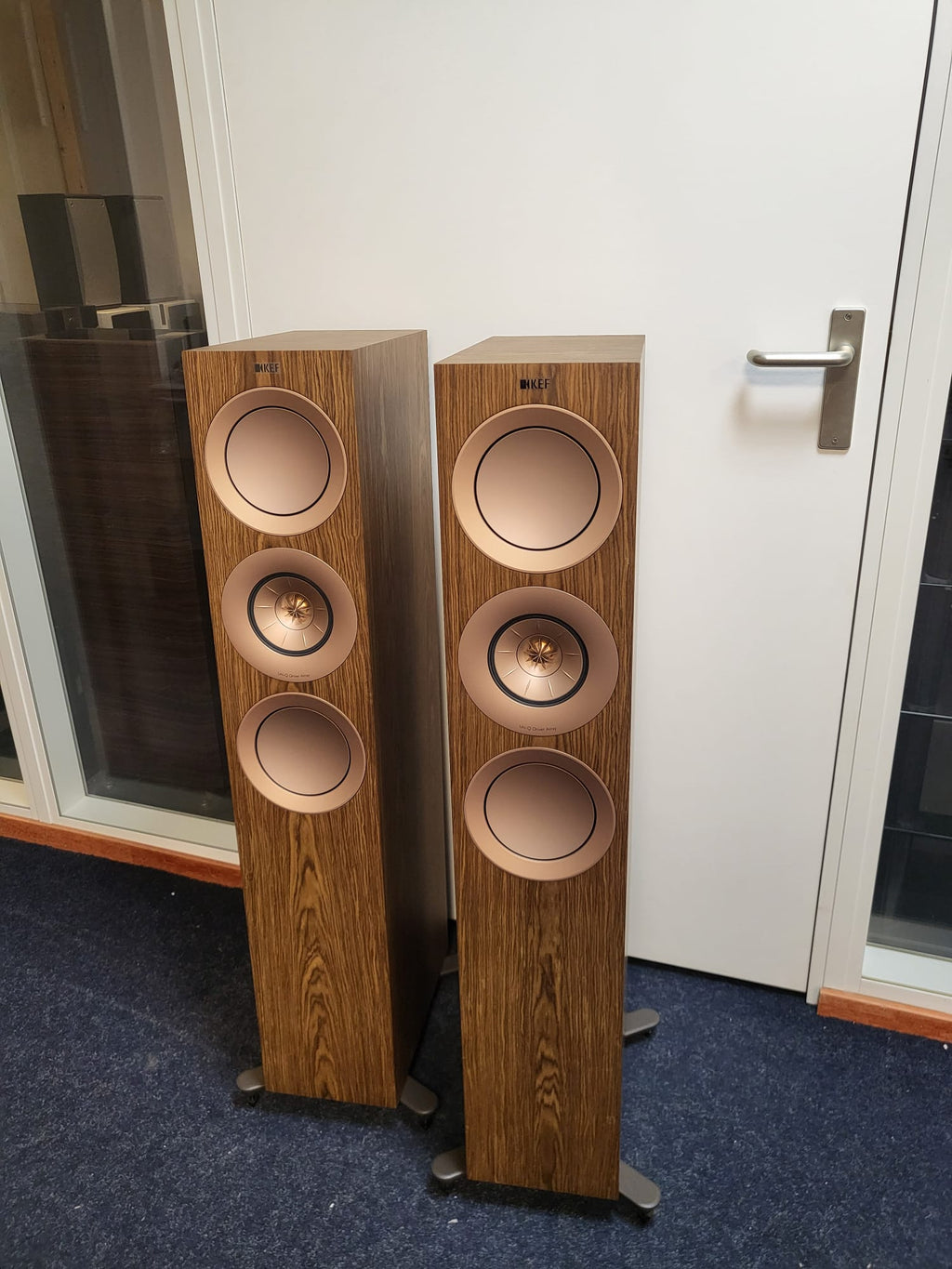 Kef R7