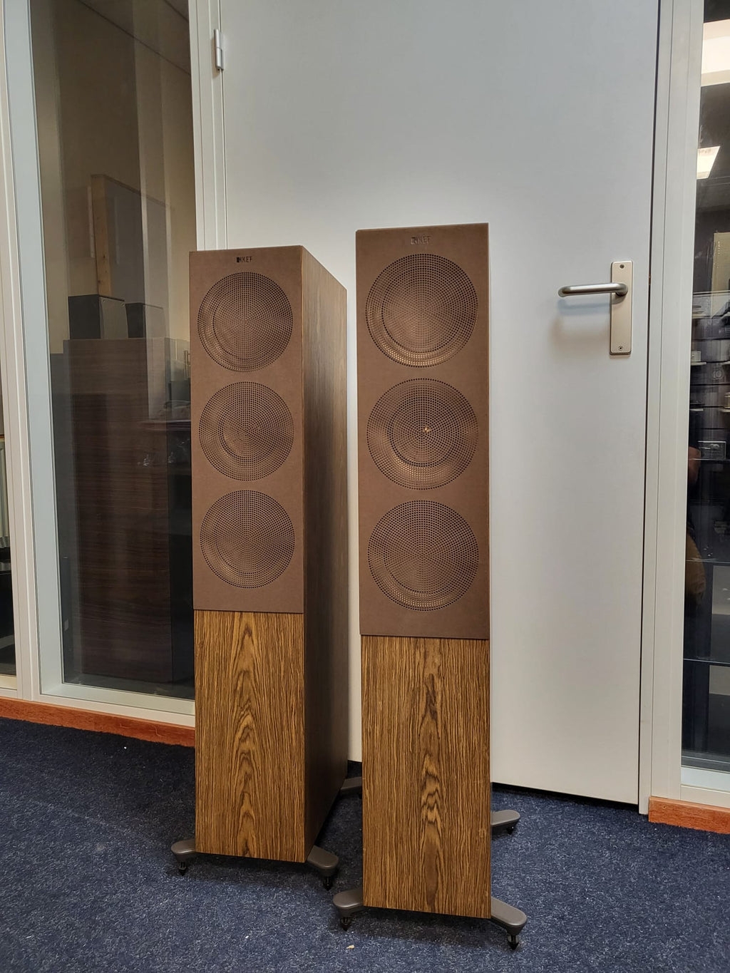 Kef R7