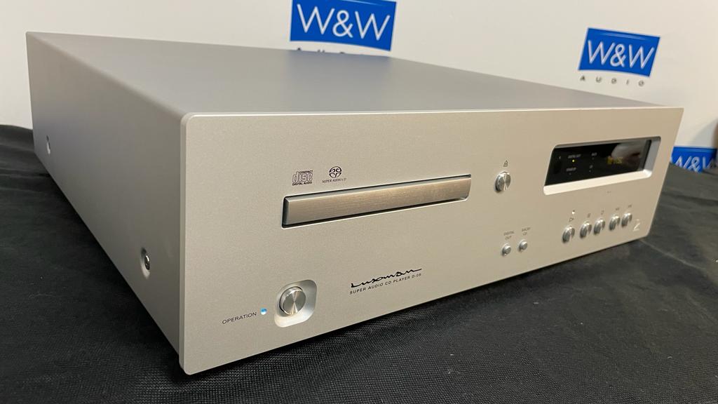 Luxman D-05