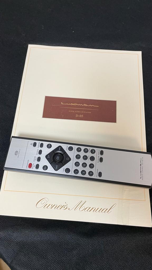 Luxman D-05