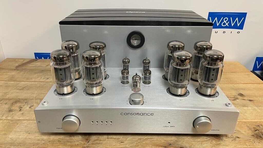 Opera Consonance Cyber 880i