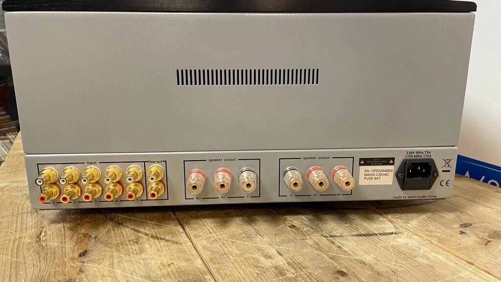 Opera Consonance Cyber 880i