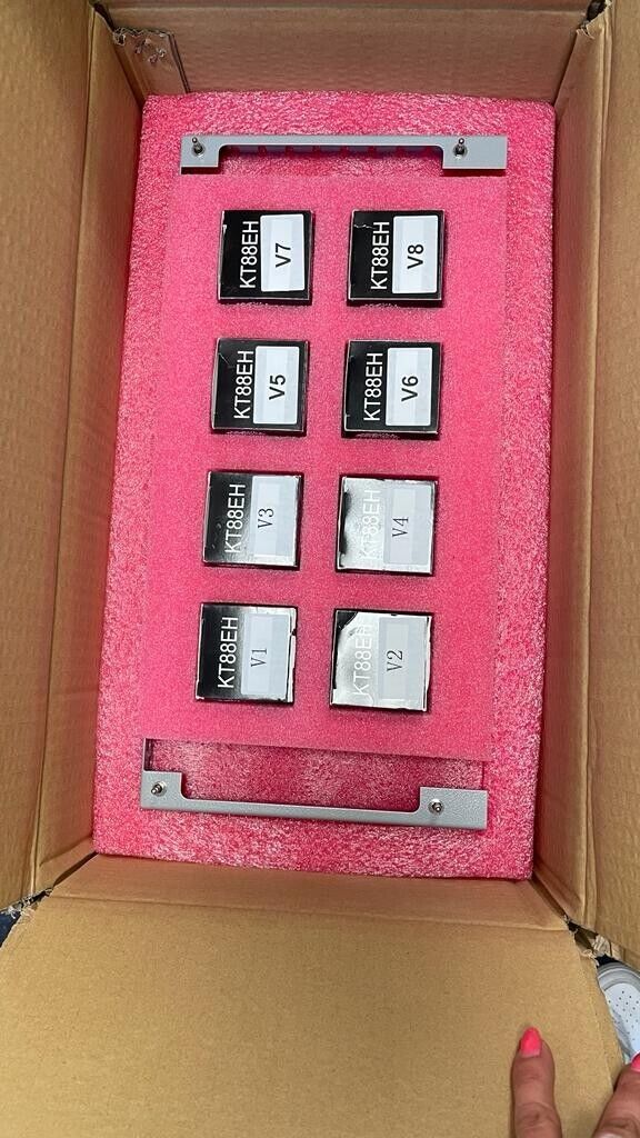 Opera Consonance Cyber 880i