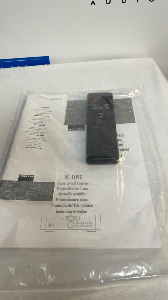 Rotel RC-1090 silver
