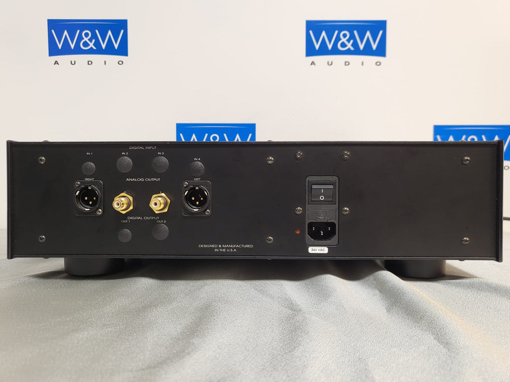 Wadia 830