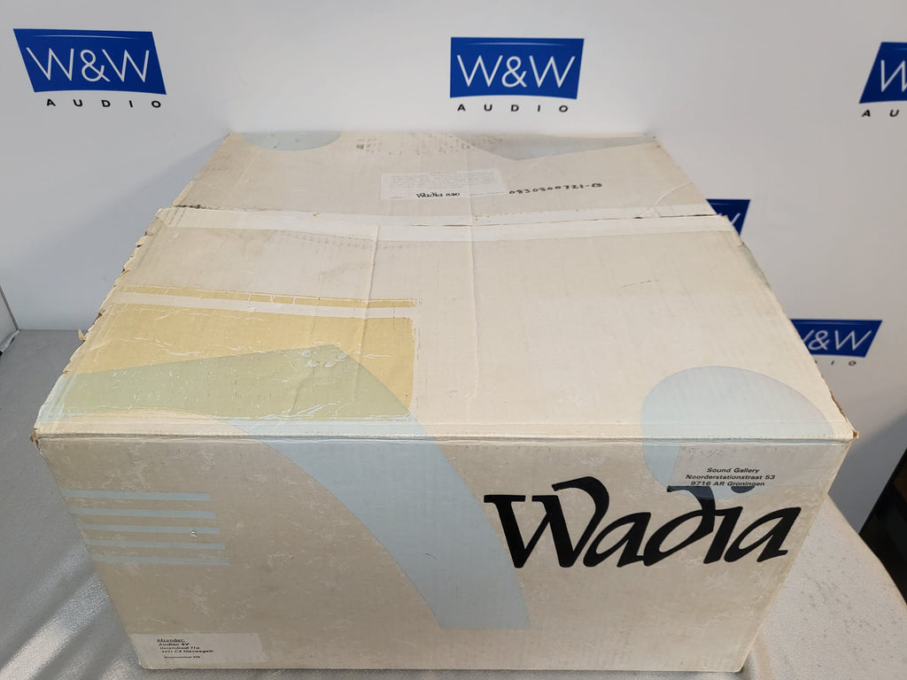 Wadia 830
