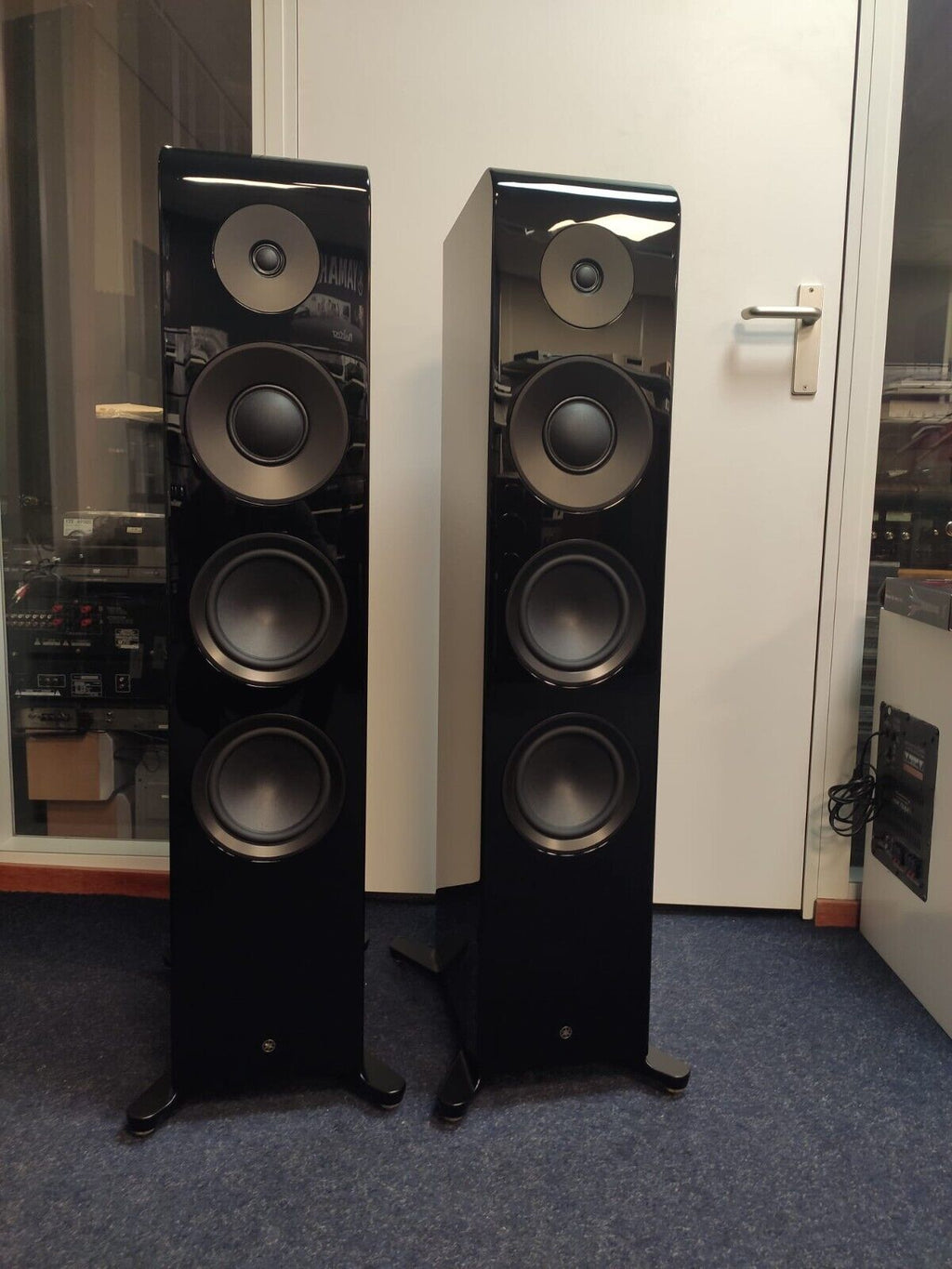 Yamaha NS-2000A