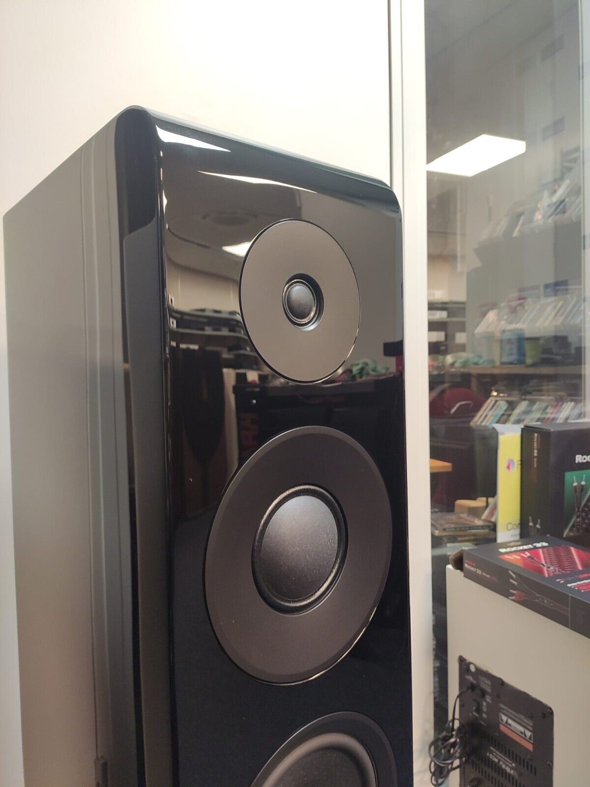 Yamaha NS-2000A